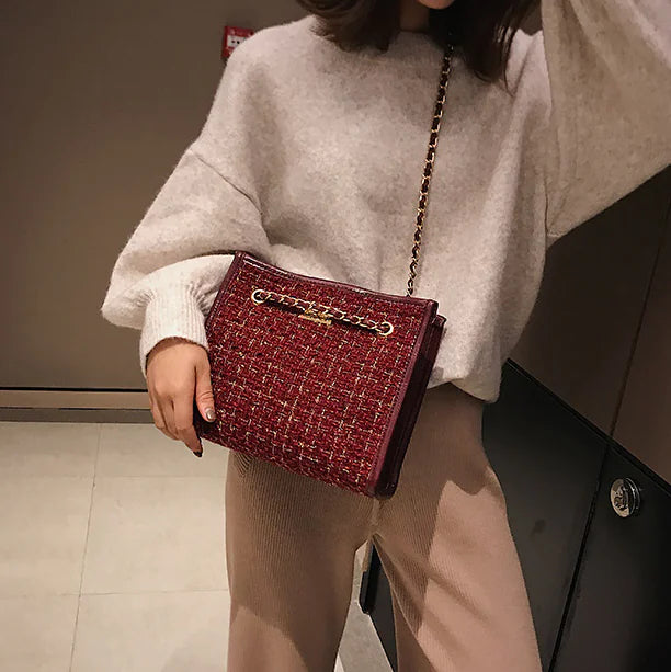Stylish Summer Women's Shoulder Bag with Chain Strap